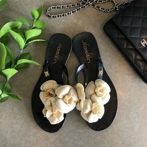Camellia floral plastic jelly flip flops ivory and black 8
